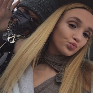 Meet your Posher, Olivia